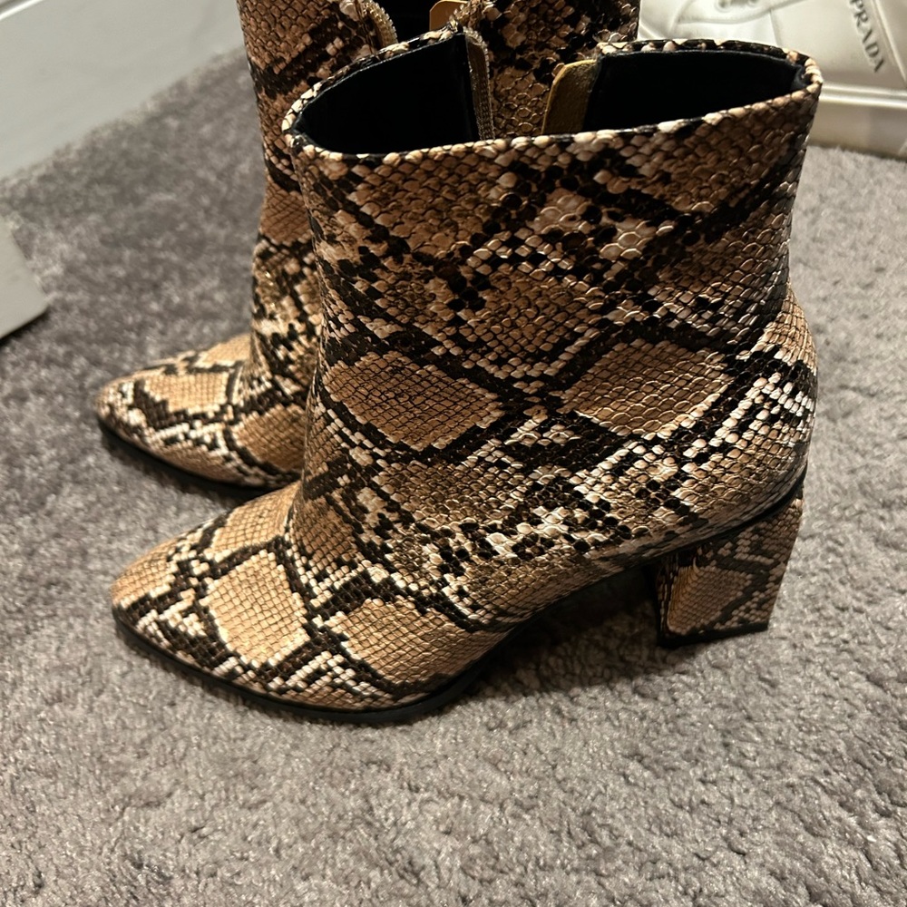 Women's Snake Skin Boots